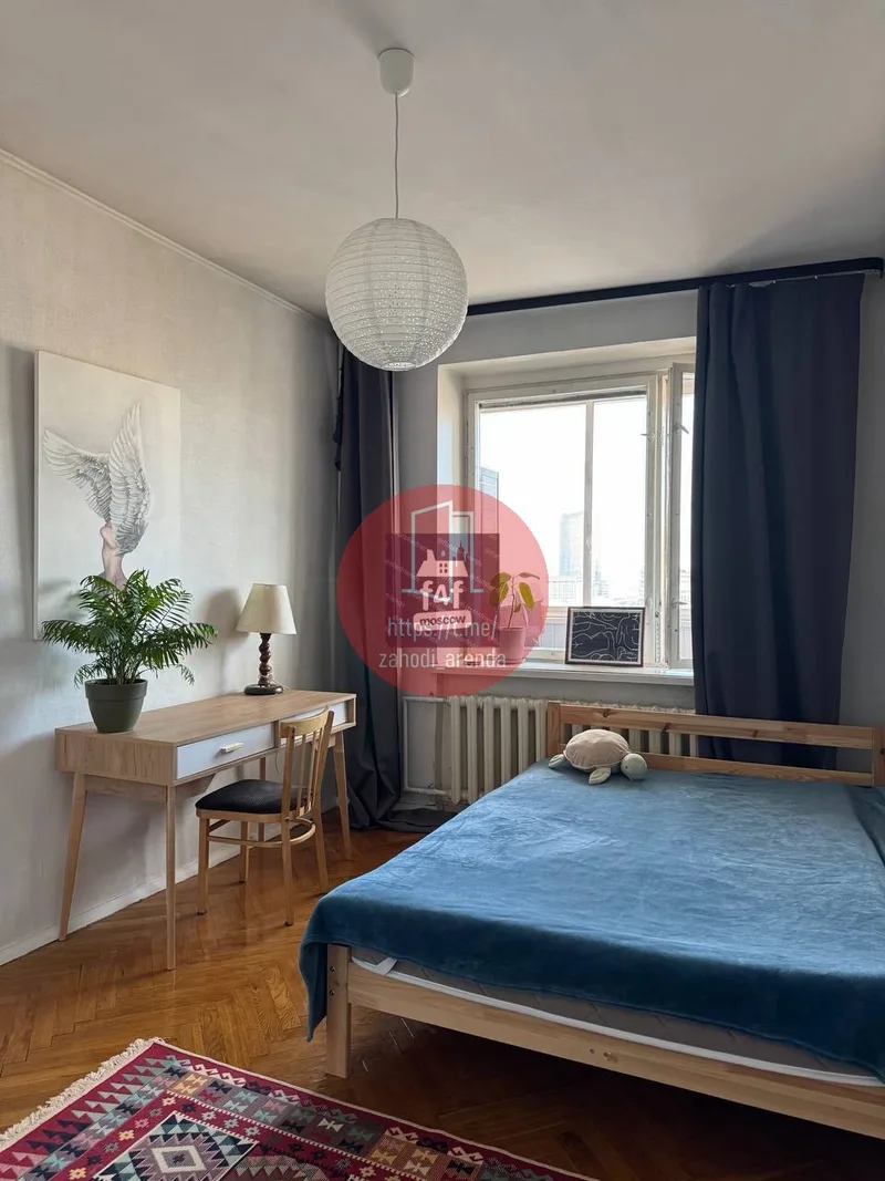Комната, 80 м², м. Достоевская