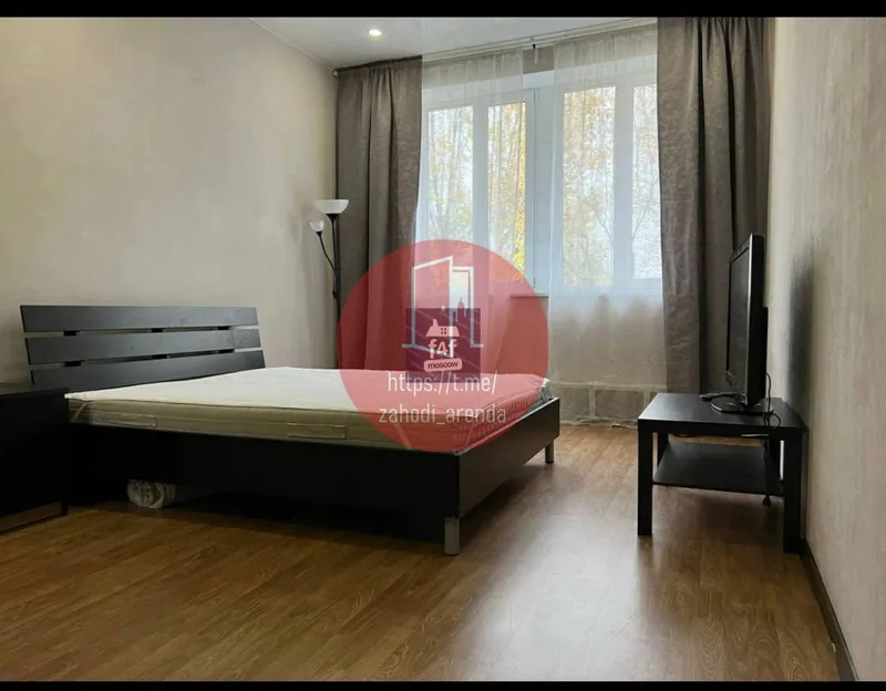 Комната, 20 м², м. Спортивная
