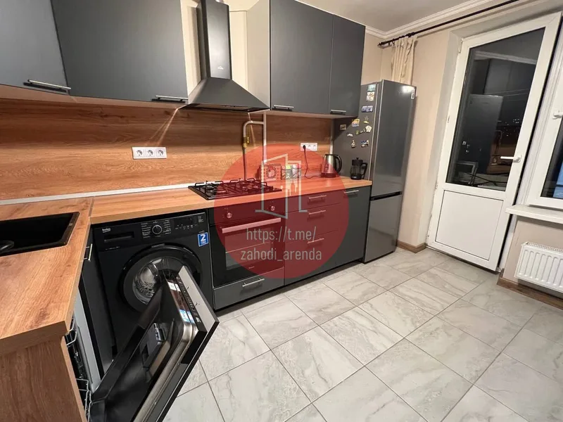 Комната, 60 м², м. Октябрьское поле
